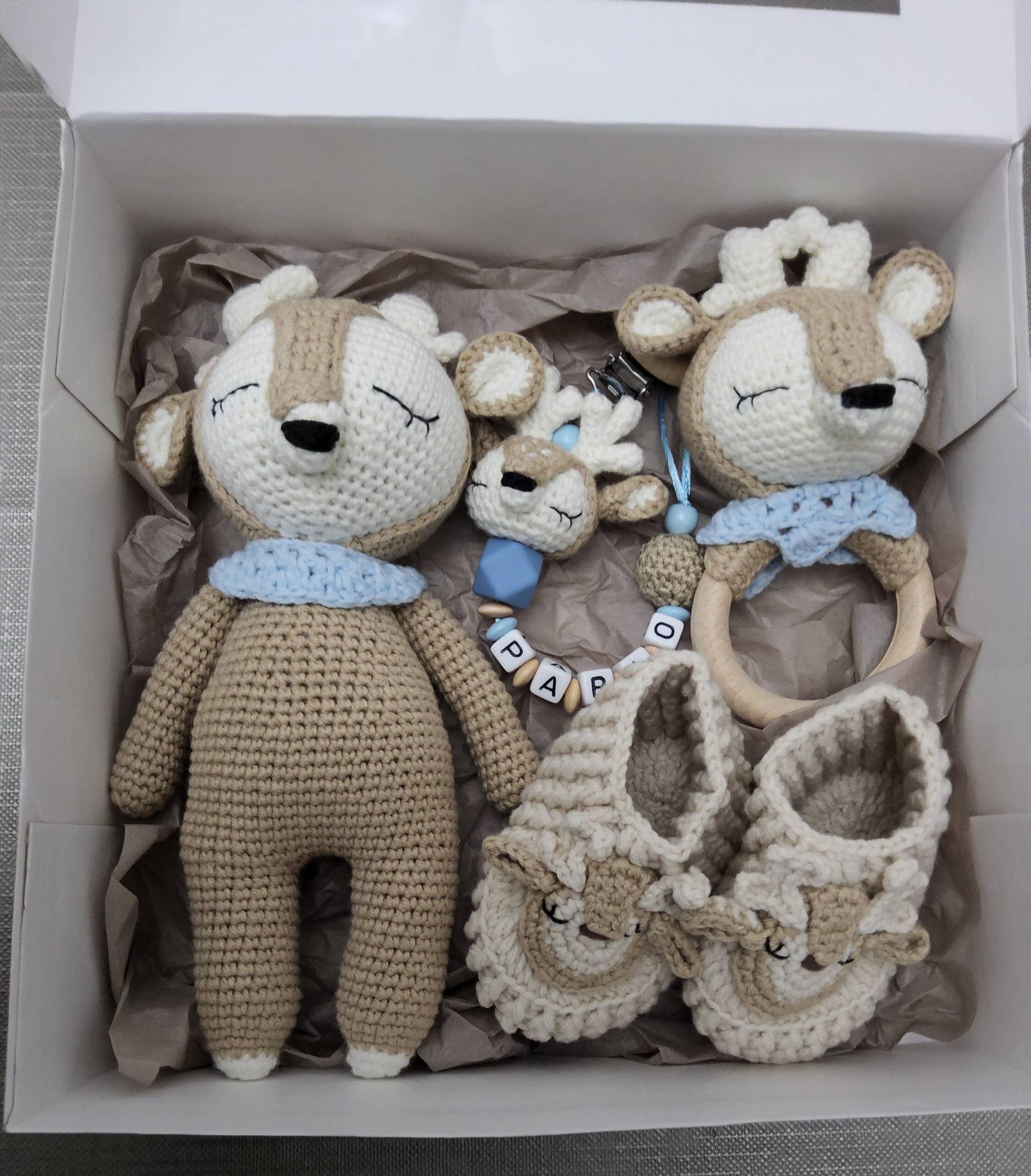 Baby Geschenkeset | Schnullerkette Mit Namen| Häkeltier Rehkitz| Greifring Babyschuhe Babypartygeschenke Baby Geschenkeset | Schnullerkette Mit Namen| Häkeltier Rehkitz| Greifring Babyschuhe Babypartygeschenke von Etsy - SchnullerkettenHaSi