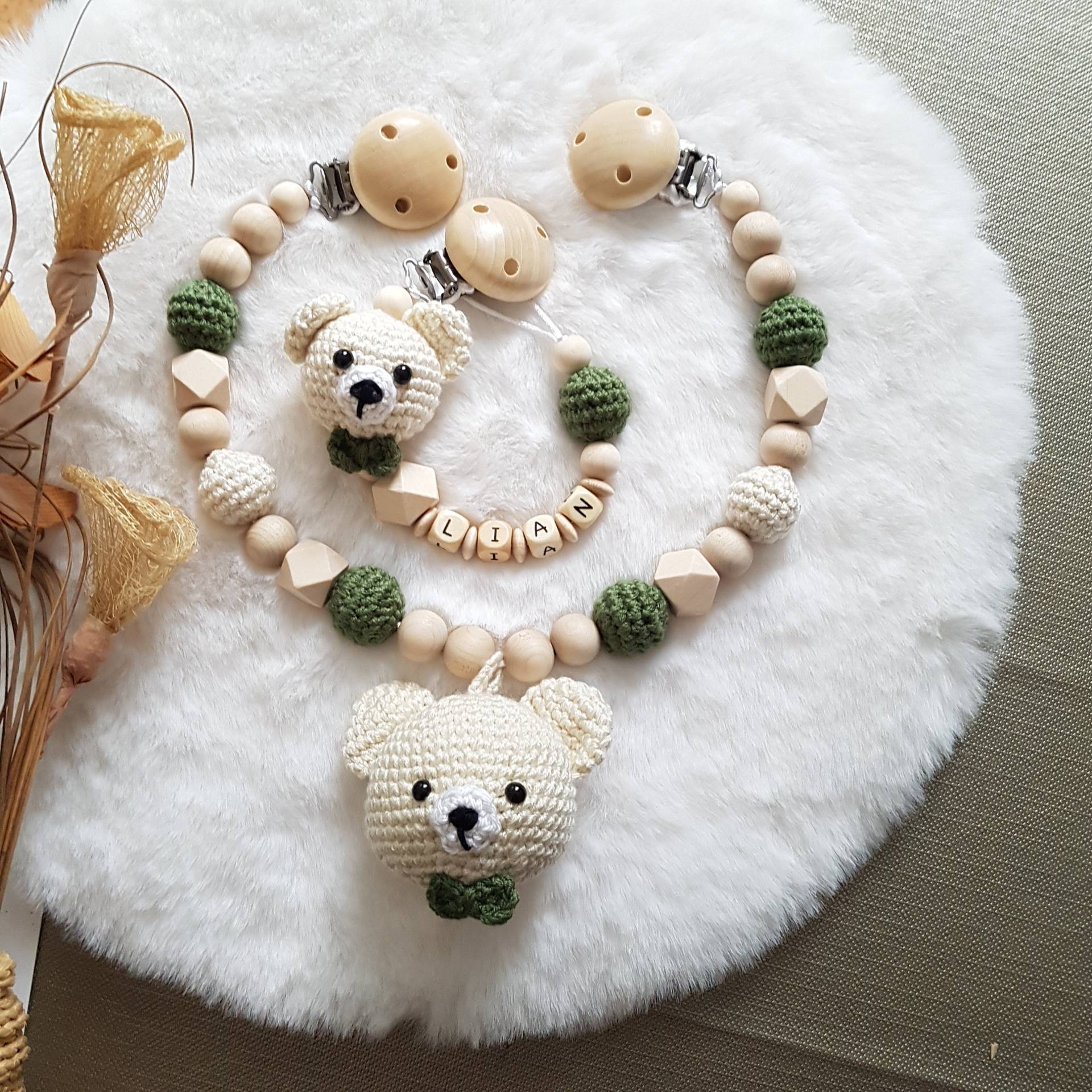 Babygeschenke Set, Schnullerkette Mit Namen, Kinderwagenkette Beige/Grün, Schnullerkette Für Mädchen Und Jungeschnullerkette Bär Babygeschenke Set, Schnullerkette Mit Namen, Kinderwagenkette Beige/Grün, Schnullerkette Für Mädchen Und Jungeschnullerkette Bär von Etsy - SchnullerkettenHaSi