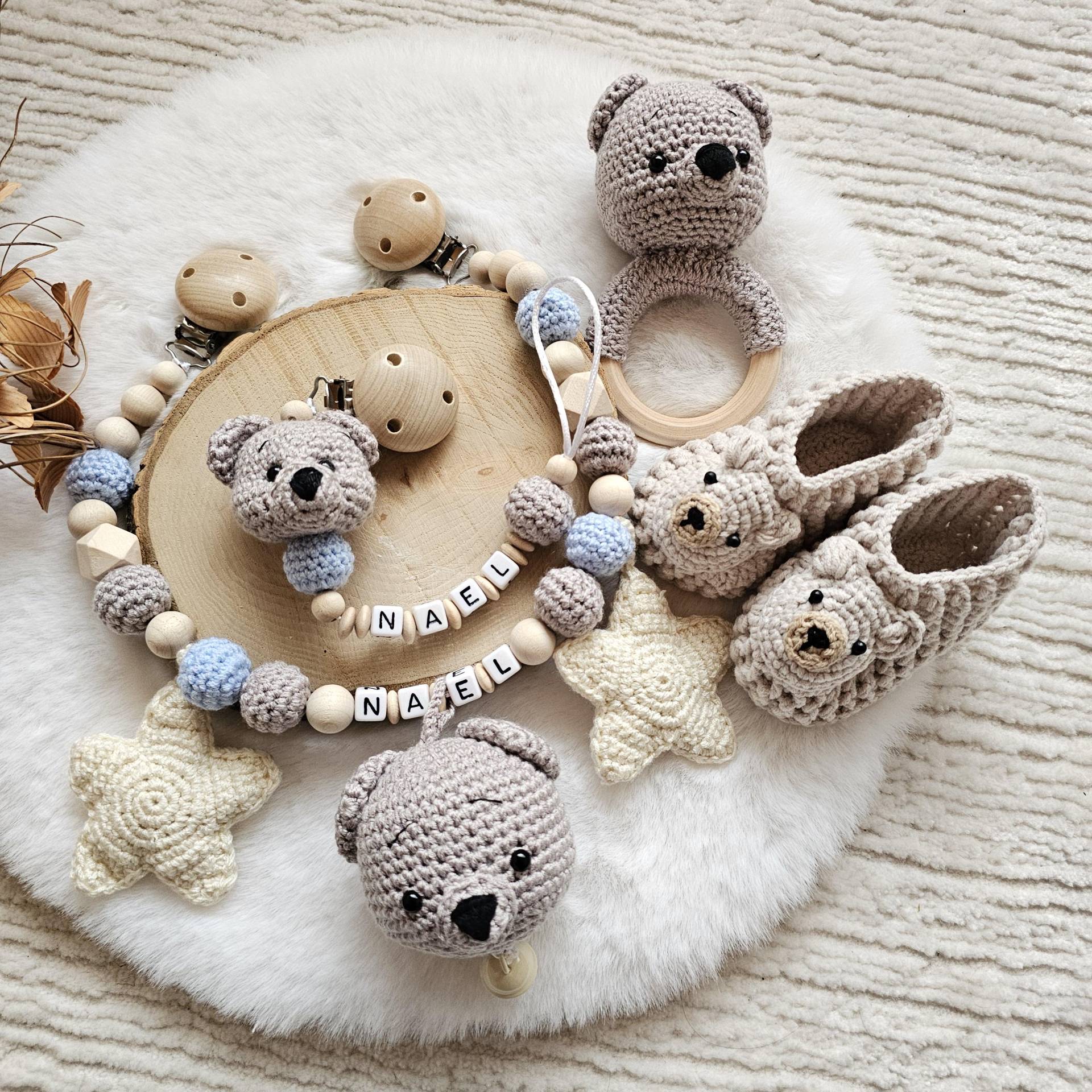 Babygeschenke Set | Schnullerkette Mit Namen|Kinderwagenkette Für Jungen Und Mädchen |Greifring |Babyschuhe |Personalisierte von Etsy - SchnullerkettenHaSi