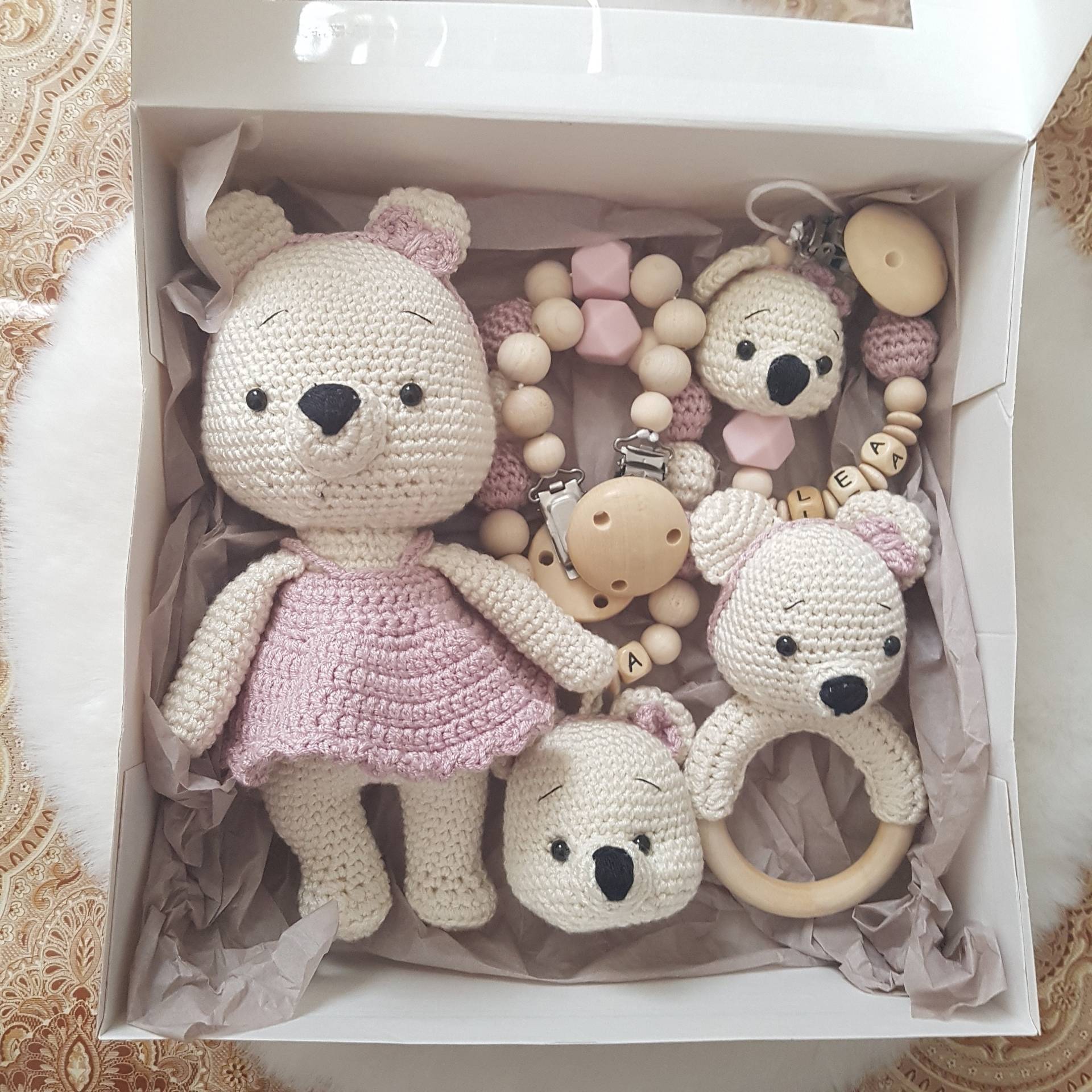 Geschenkset Für Babyshower Personalisierte Schnullerkette|Kinderwagenkette|Greifring|Häkeltier Bär Geschenkset Für Babyshower Personalisierte Schnullerkette|Kinderwagenkette|Greifring|Häkeltier Bär von Etsy - SchnullerkettenHaSi