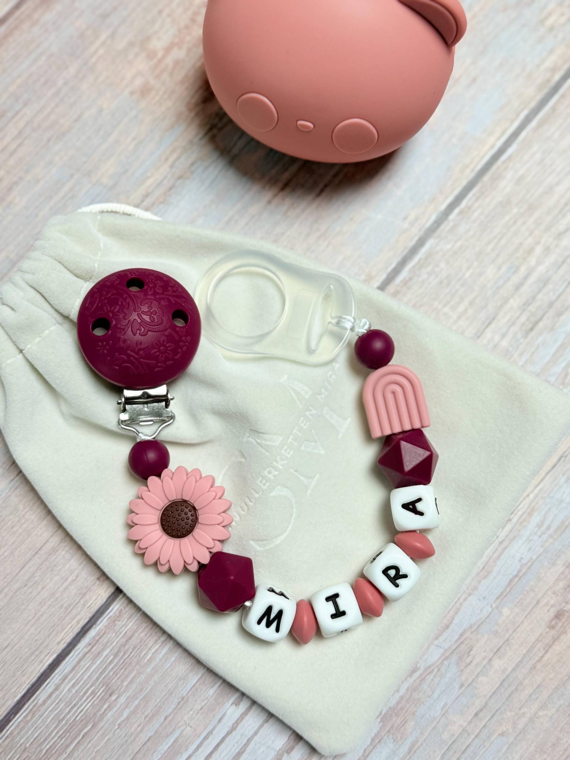 Schnullerkette Mit Namen Mädchen Schnullerkette Mit Namen Mädchen von Etsy - SchnullerkettenMira