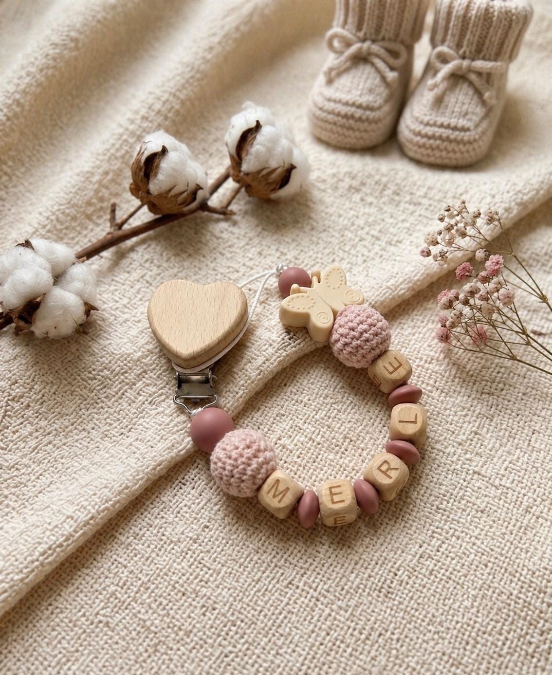 Schnullerkette Mit Namen Schmetterling - Personalisiertes Baby Geschenk Zur Geburt Oder Taufe Schnullerkette Mit Namen Schmetterling - Personalisiertes Baby Geschenk Zur Geburt Oder Taufe von Etsy - SchnullerkettenMira
