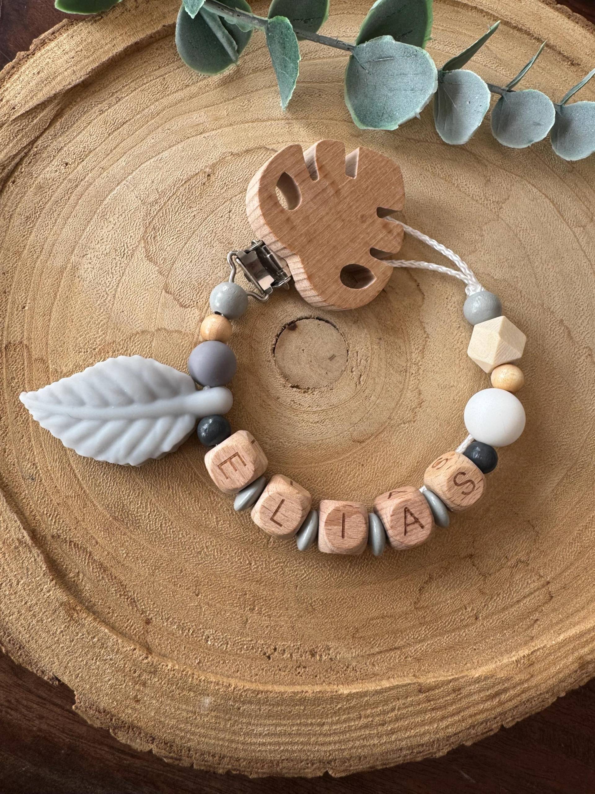 Schnullerkette Natur Grau Blatt Mit Namen von Etsy - Schnulliecke