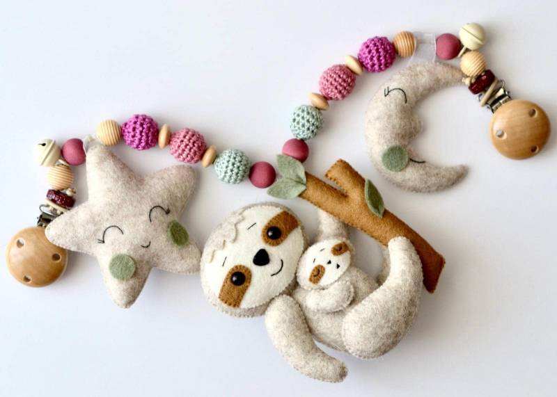 Kinderwagenkette Faultier Monstera Blatt Kinderwagenkette Faultier Monstera Blatt von Etsy - SchoeffBoutique