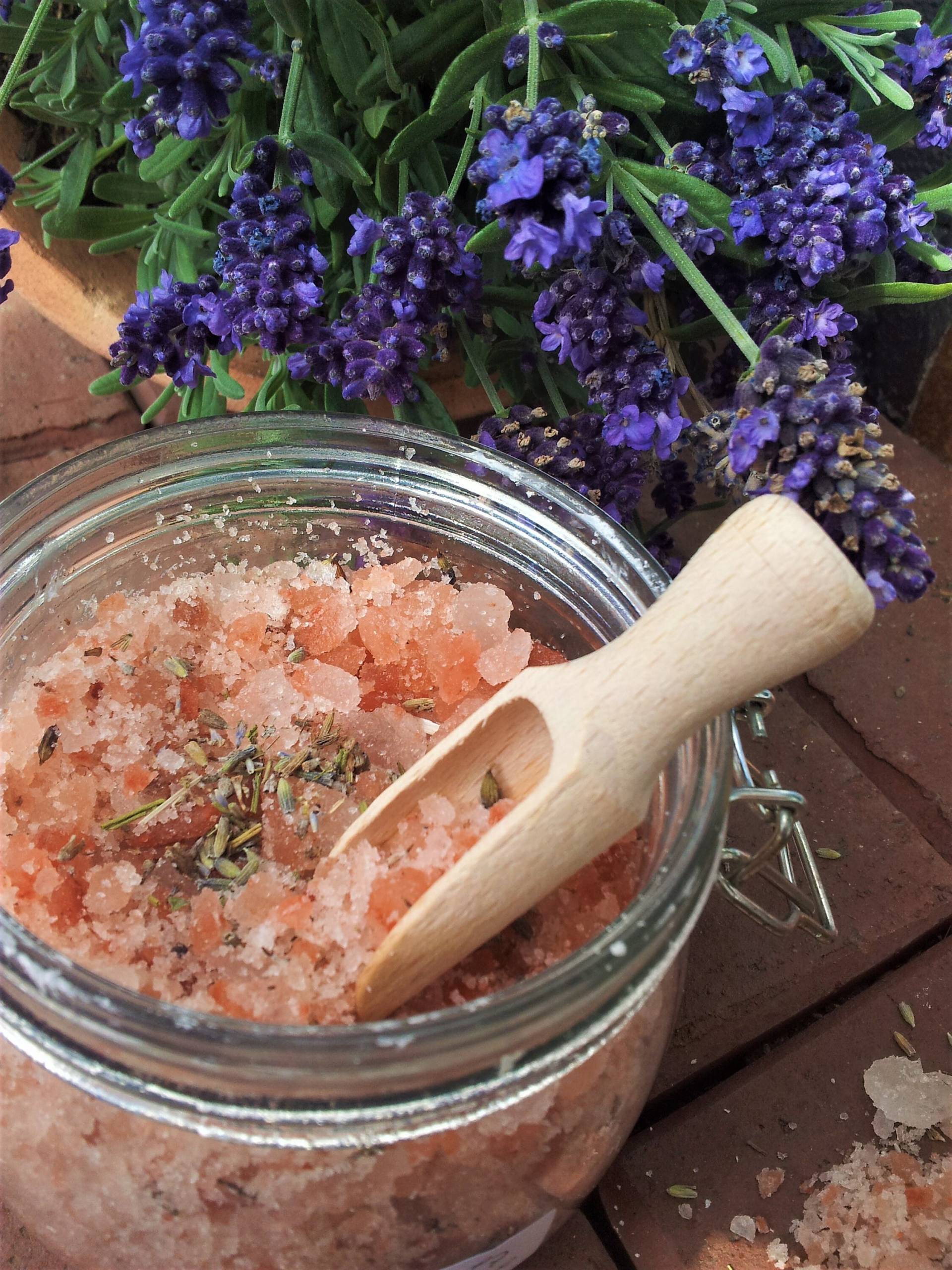 Himalaya Badesalz Mit Lavendel + Olivenöl 500G Himalaya Badesalz Mit Lavendel + Olivenöl 500G von Etsy - SeelenZeit