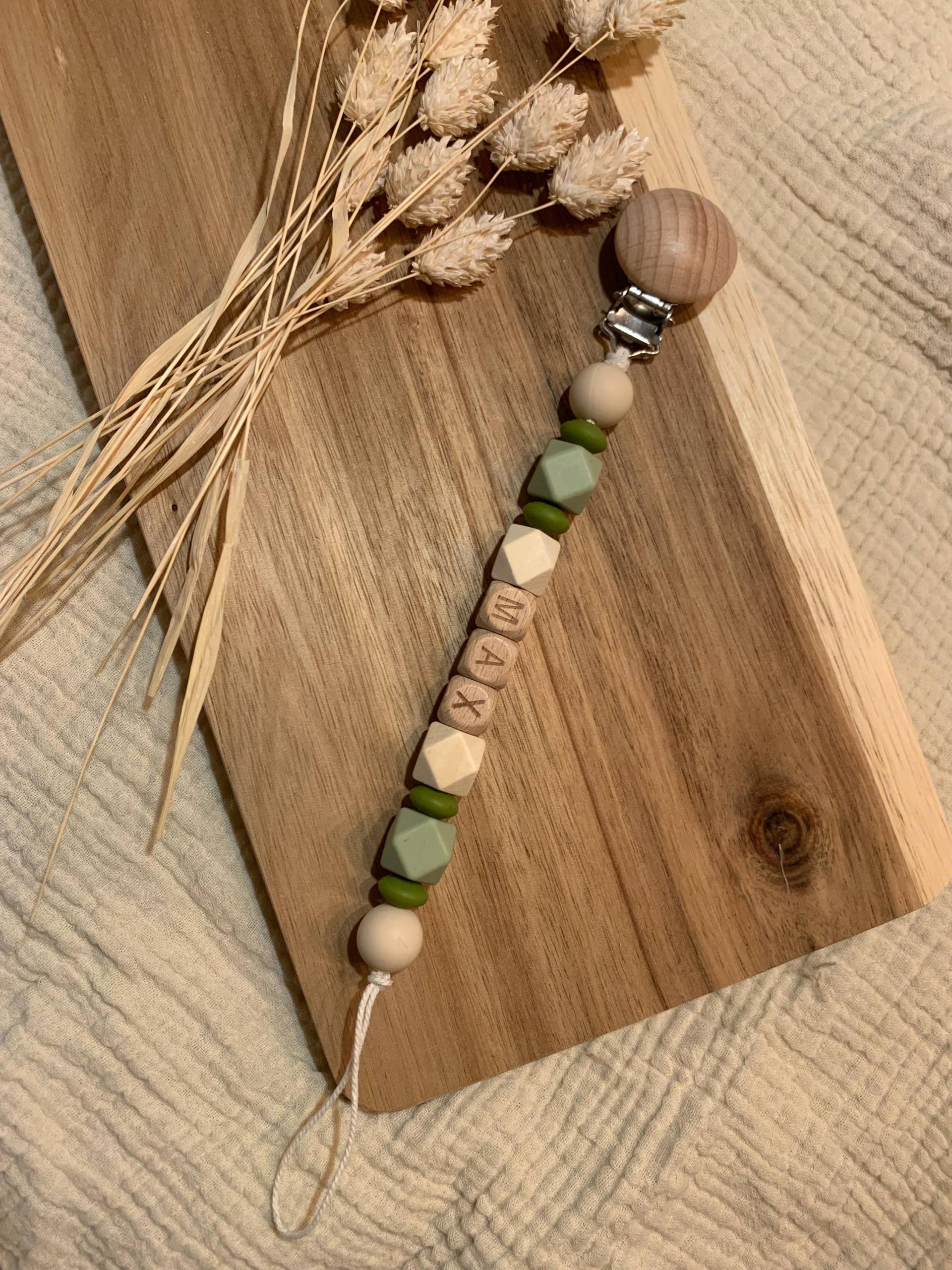 Schnullerkette Personalisiert Mit Grüntönen Schnullerkette Personalisiert Mit Grüntönen von Etsy - Segenskinder
