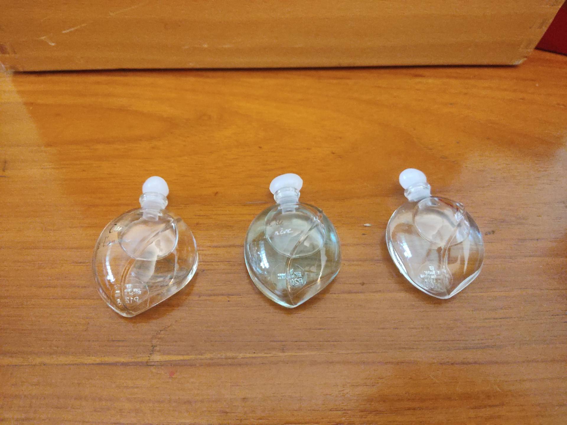 Yves Rocher Vintage Miniature Parfums. Orchidee, Rose Isophan, Chevrefeuille, Diamella, Natur, Natur Homme, Antarktis, Mehr Yves Rocher Vintage Miniature Parfums. Orchidee, Rose Isophan, Chevrefeuille, Diamella, Natur, Natur Homme, Antarktis, Mehr von Etsy - SeifenhexeBerlin