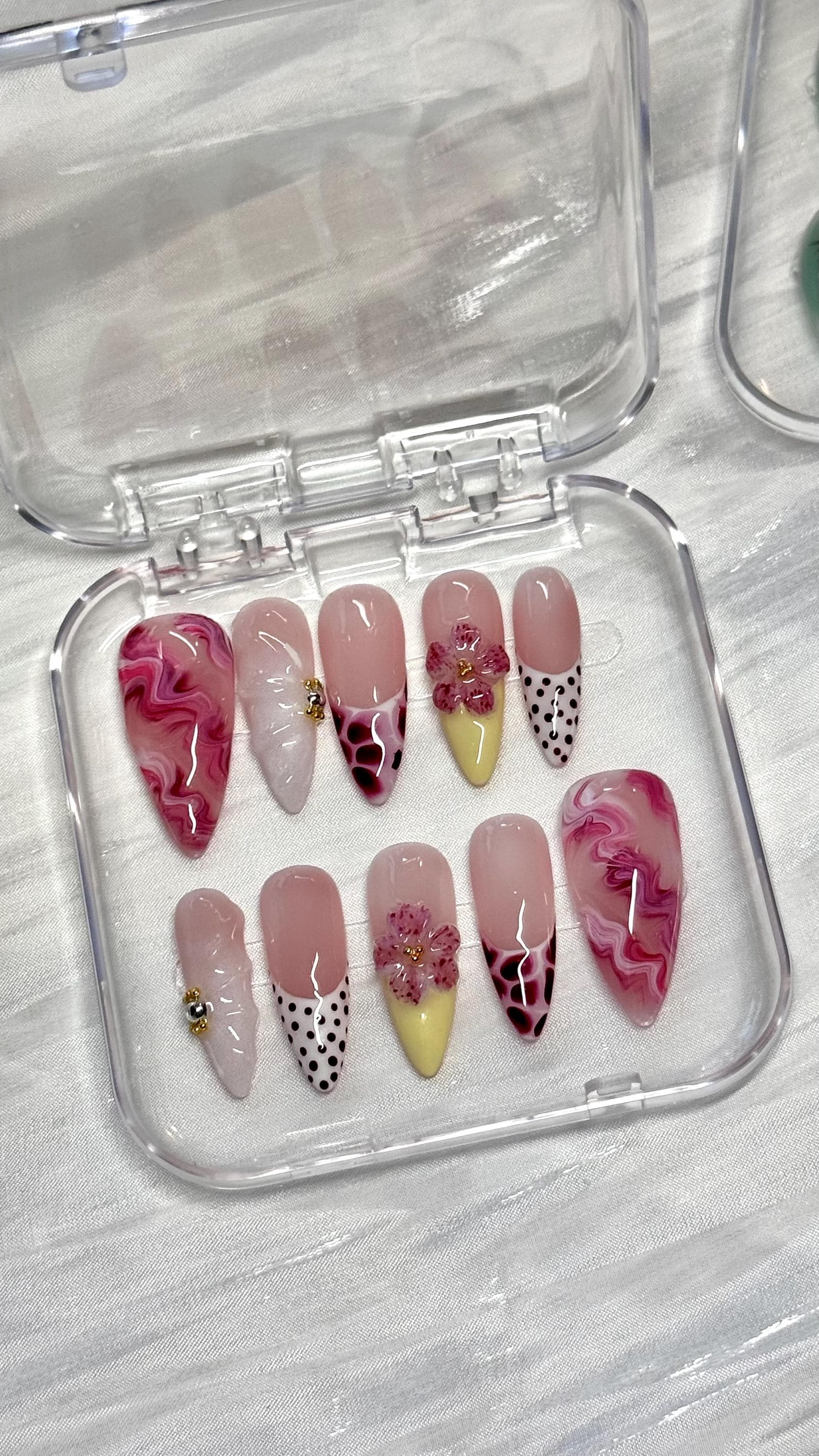 Amora Bloom | Press On Nails von Etsy - SelestiaCo