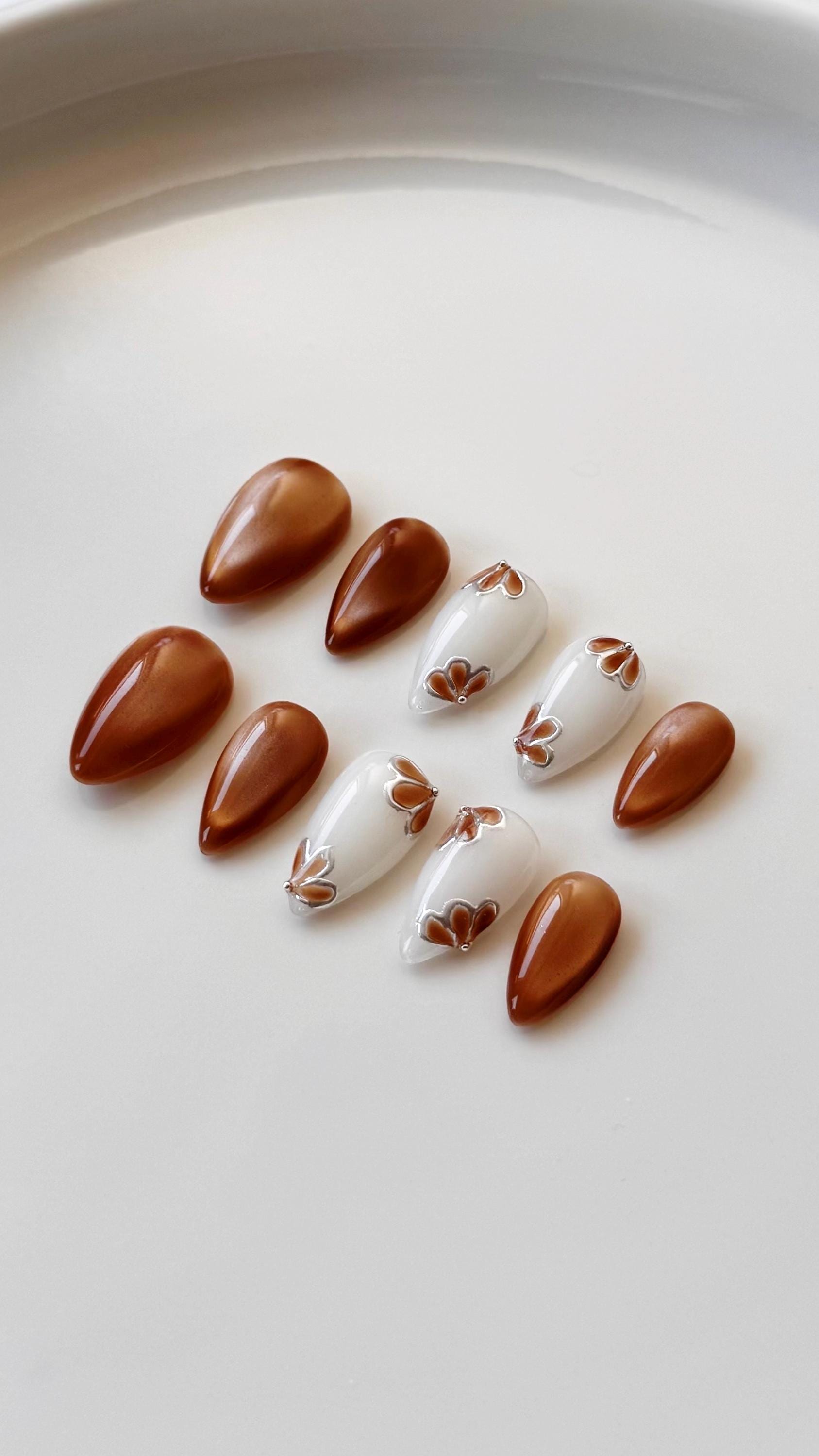 Bronze Flora | Press On Nails von Etsy - SelestiaCo