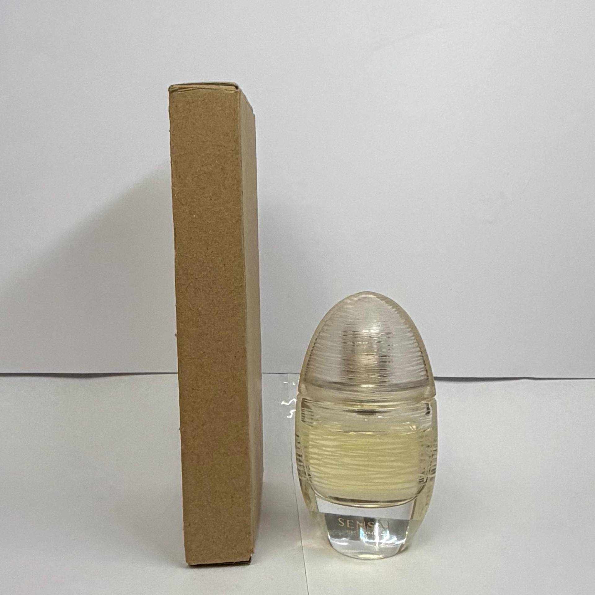 Sensai The Silk Eau De Parfum 50 Ml Füllstand Ca. 60 % Sensai The Silk Eau De Parfum 50 Ml Füllstand Ca. 60 % von Etsy - Selten123