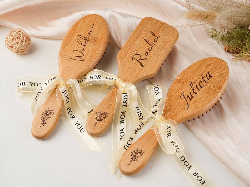 Personalized Bamboo Comb, Bridesmaid Hair Comb, Custom Name Airbag Comb, Ideal Gift For Bridal Party, Gift Mom, Wood Comb With Name Engraved Personalized Bamboo Comb, Bridesmaid Hair Comb, Custom Name Airbag Comb, Ideal Gift For Bridal Party, Gift Mom, Wood Comb With Name Engraved von Etsy - SemmlSmiles