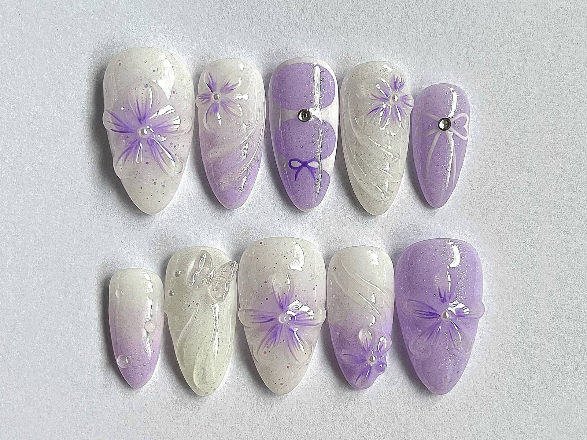 Lavendel Floral Drücken Sie Auf Die Nägel | Lila Ombre Nagel-Set Verträumte Handgemalte 3D Blumen Fairycore Nail Art Perfekt Für Hochzeiten Jc401A Lavendel Floral Drücken Sie Auf Die Nägel | Lila Ombre Nagel-Set Verträumte Handgemalte 3D Blumen Fairycore Nail Art Perfekt Für Hochzeiten Jc401A von Etsy - SevenNailArt