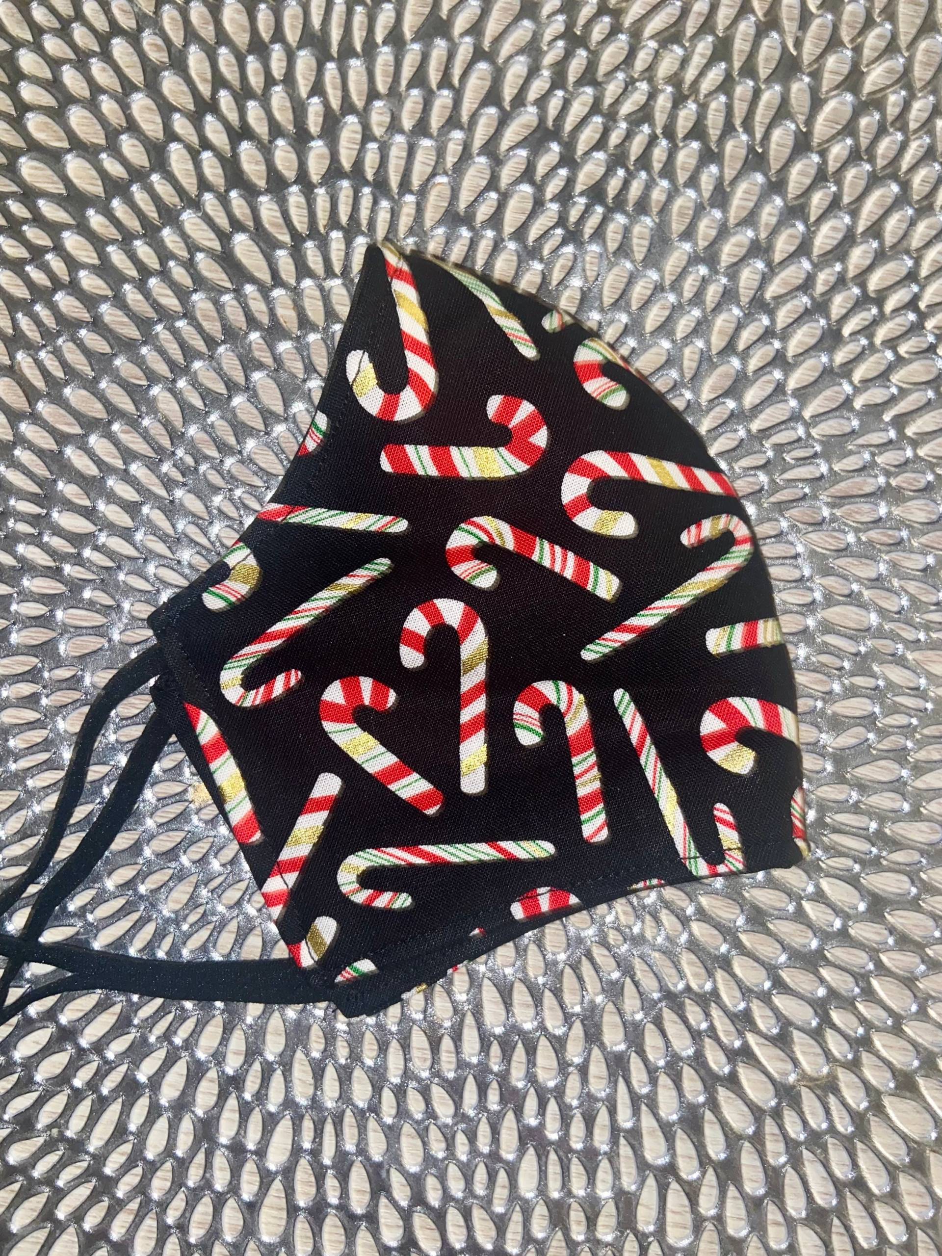 Candy Cane Dreams Gesichtsmaske Gesichtsbedeckung Candy Cane Dreams Gesichtsmaske Gesichtsbedeckung von Etsy - SewFlyDesignsCo