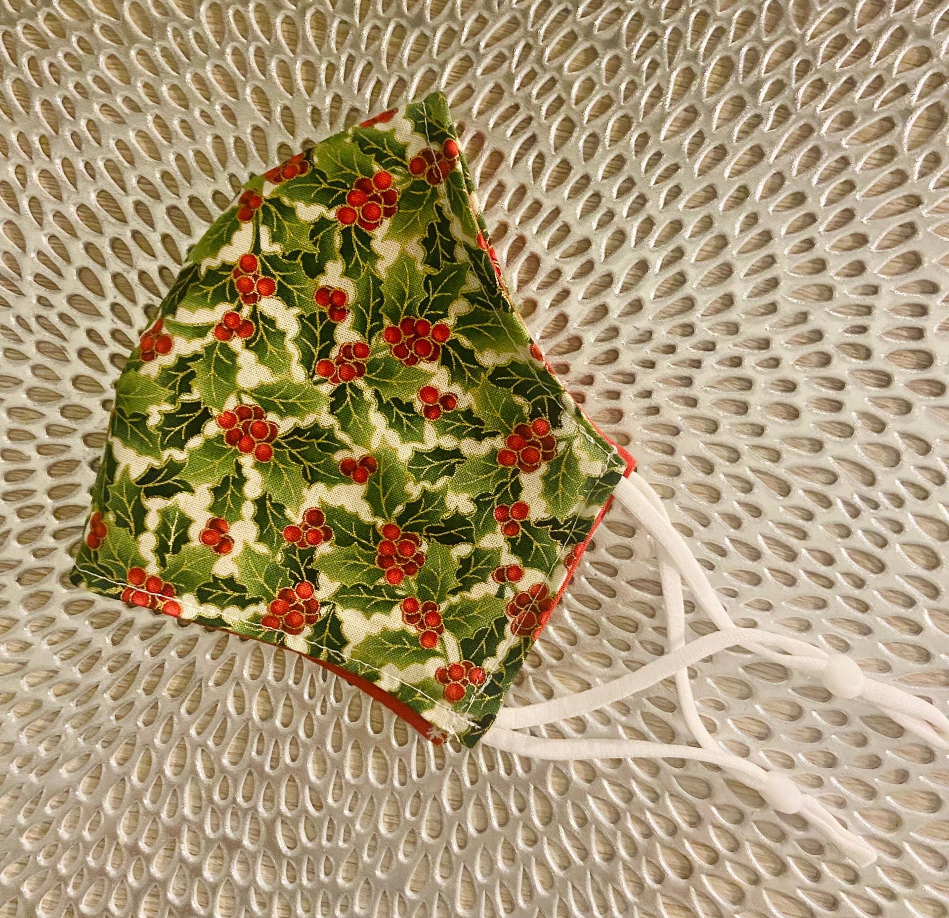 Holly Jolly Gesichtsmaske Gesichtsbedeckung Holly Jolly Gesichtsmaske Gesichtsbedeckung von Etsy - SewFlyDesignsCo