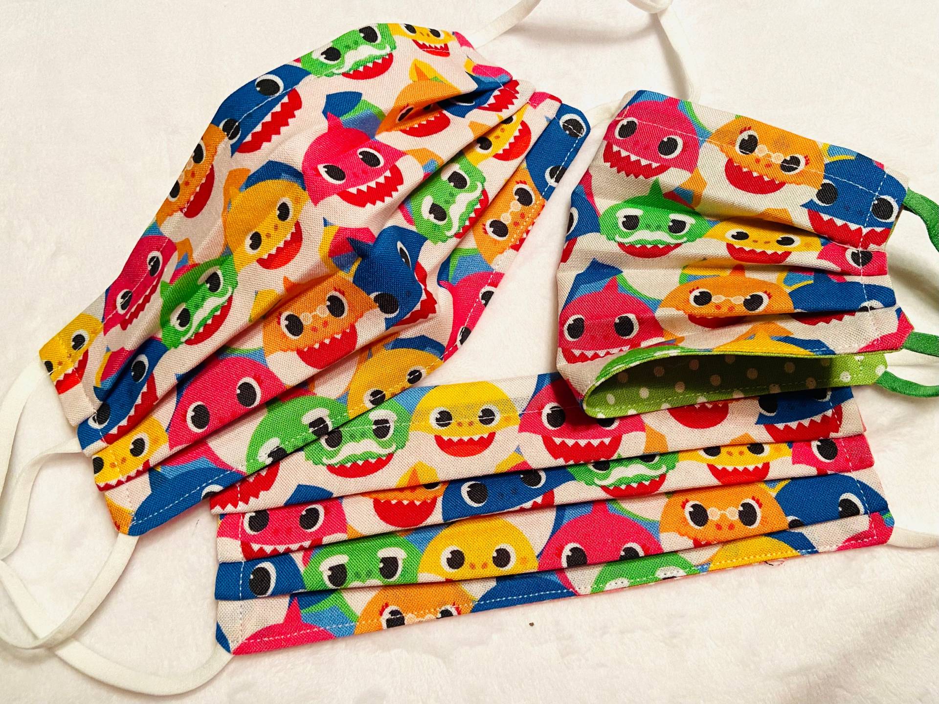 Bunte Baby Hai Kinder Maske Bunte Baby Hai Kinder Maske von Etsy - SewMuchLovebyShannon