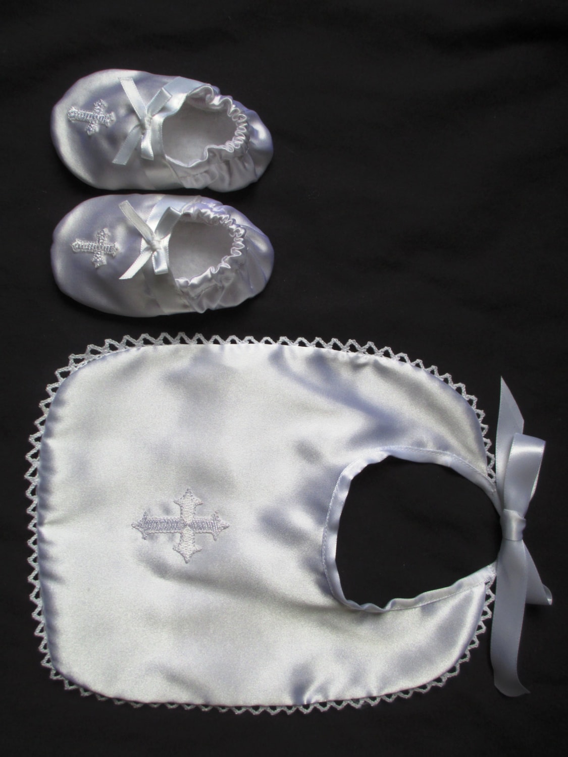 Baby Mädchen/Junge Satin Taufe/Taufe/Hochzeit/Special Occasion Bib & Booties Set von Etsy - Sewingbyquicatos