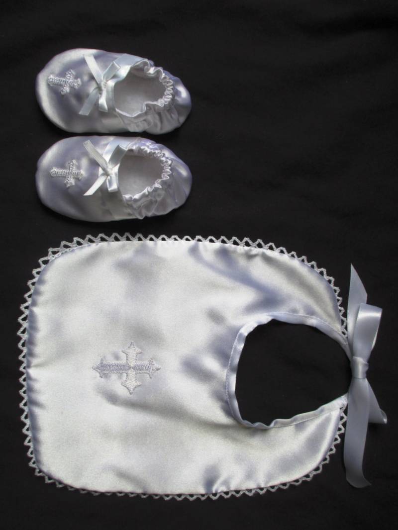 Baby Mädchen/Junge Satin Taufe/Taufe/Hochzeit/Special Occasion Bib & Booties Set von Etsy - Sewingbyquicatos