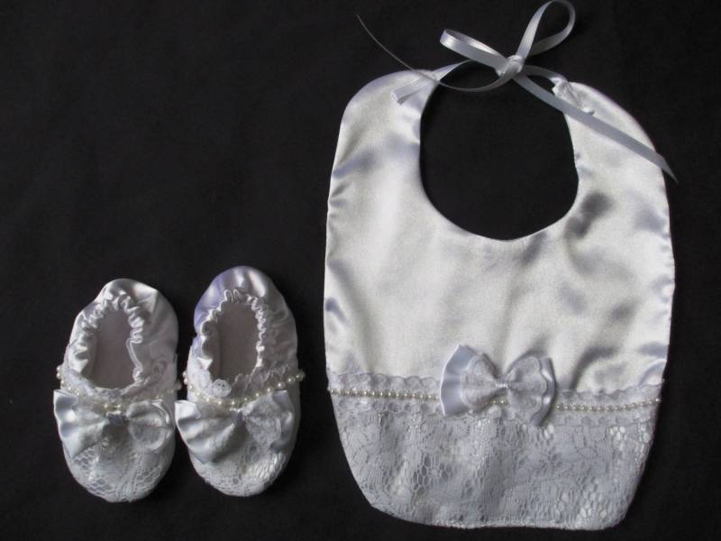 Baby Mädchen/Junge Satin Taufe/Taufe/Hochzeit/Special Occasion Bib & Booties Set von Etsy - Sewingbyquicatos