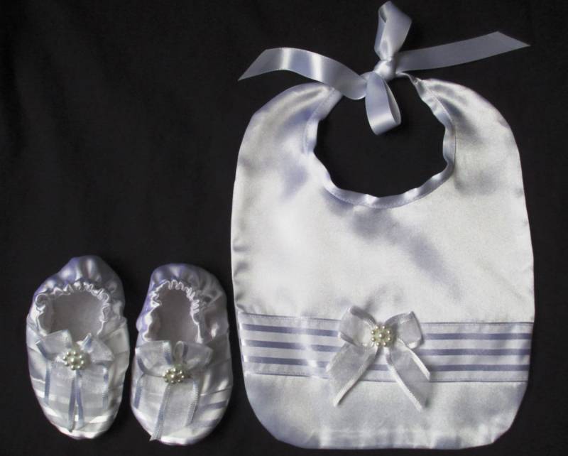 Baby Mädchen/Junge Satin Taufe/Taufe/Hochzeit/Special Occasion Bib & Booties Set von Etsy - Sewingbyquicatos