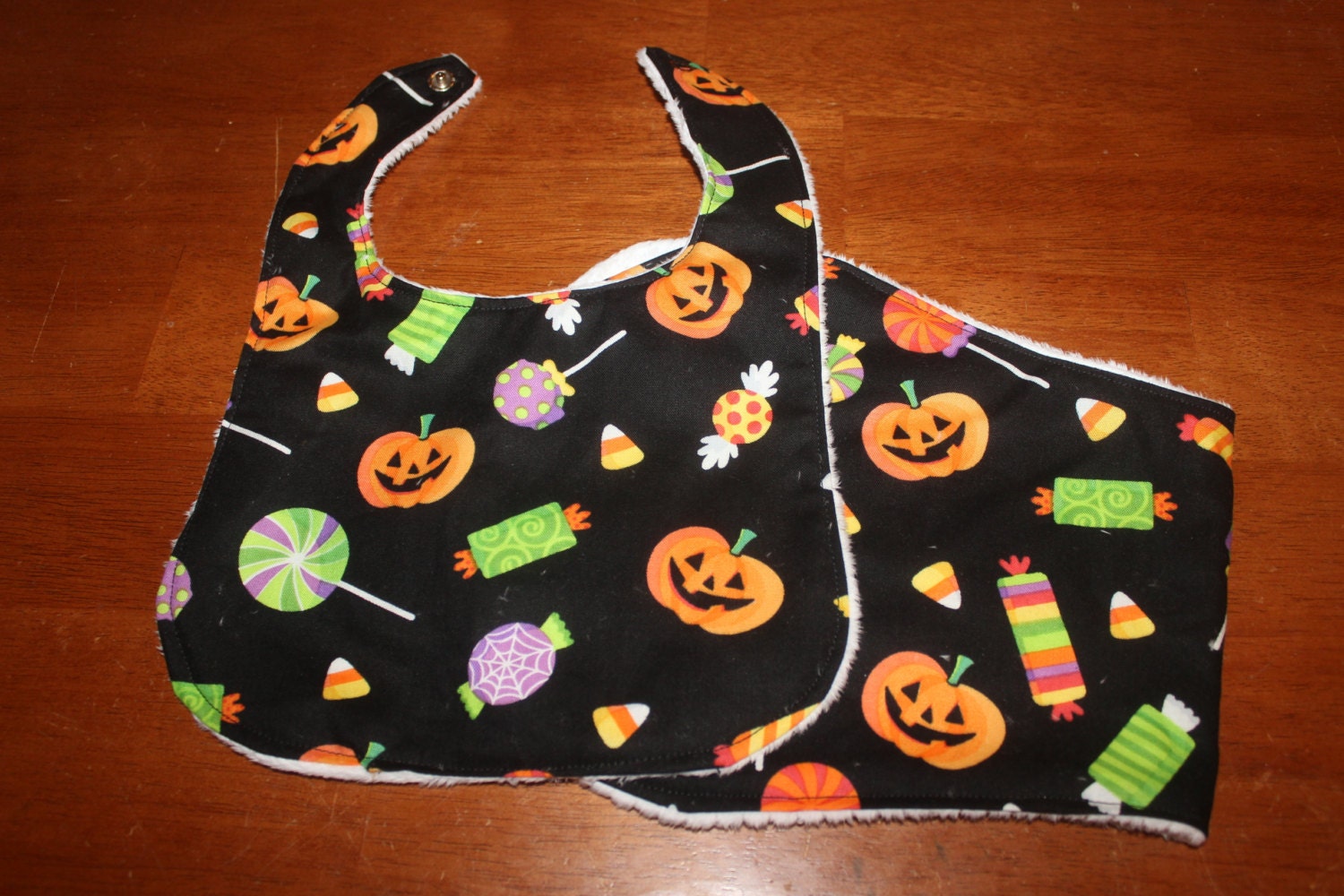 Halloween Inspiriert Baby Lätzchen Und Aufstoßen Tuch Set von Etsy - Sewmanydeals