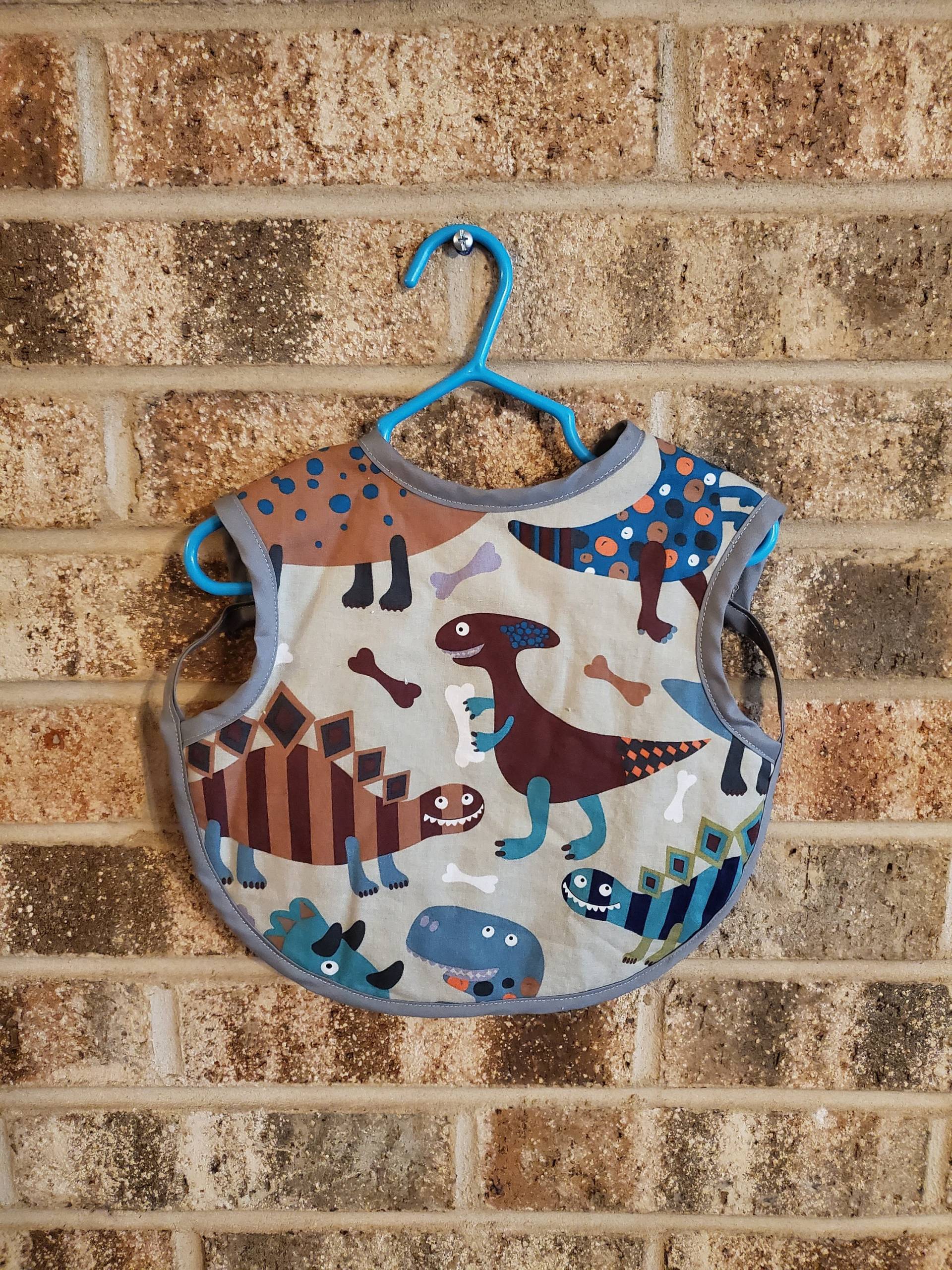 Bereit Zum Versenden Dinosaurier Lätzchen Schürze, Kleinkind Lätzchen, Handwerk Bleiben Put Shirt Saver Bereit Zum Versenden Dinosaurier Lätzchen Schürze, Kleinkind Lätzchen, Handwerk Bleiben Put Shirt Saver von Etsy - ShaysStore