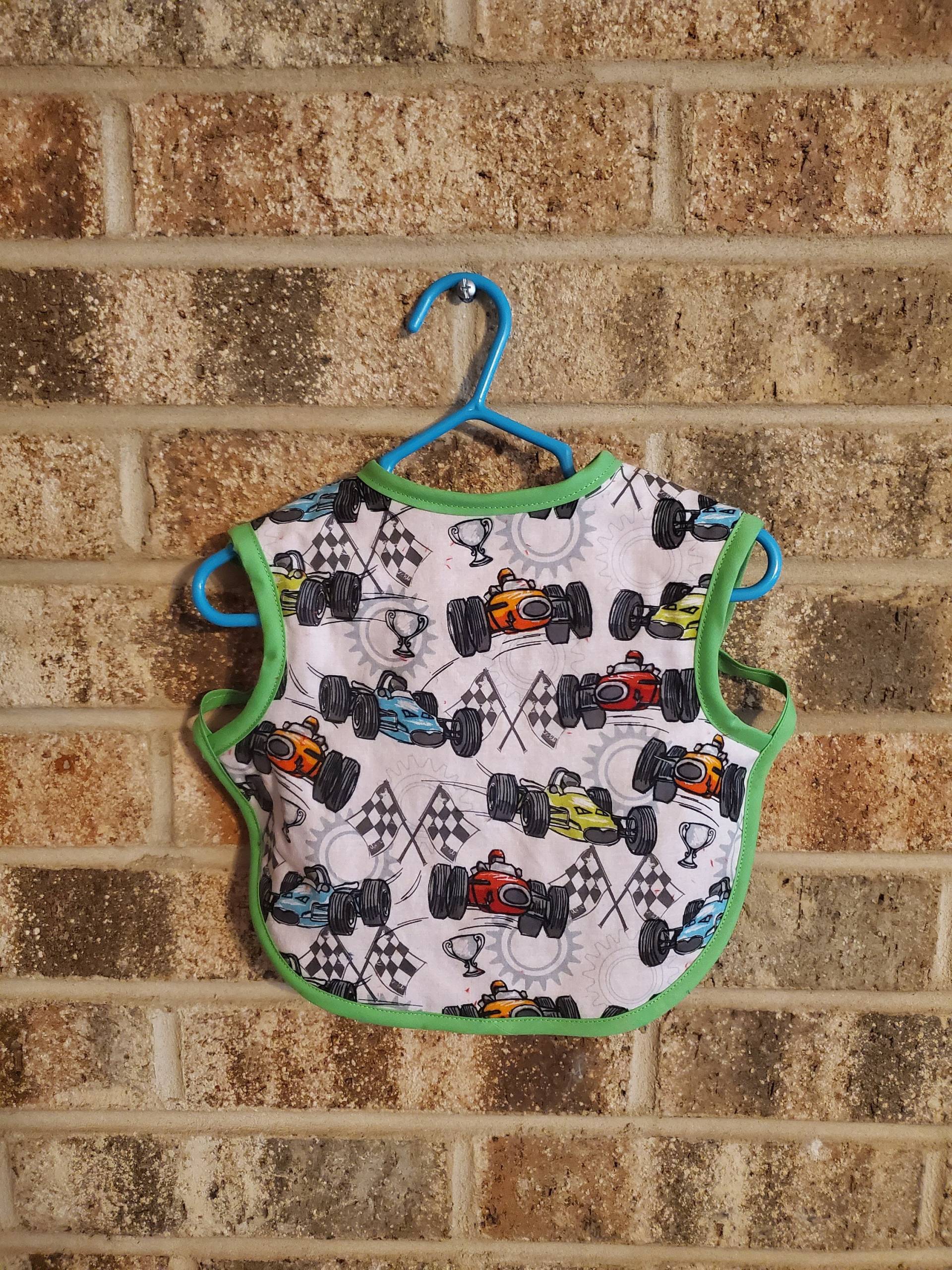 Bereit Zum Versenden Rennwagen Lätzchen Schürze, Kleinkind Lätzchen, Handwerk Bleiben Put Shirt Saver Bereit Zum Versenden Rennwagen Lätzchen Schürze, Kleinkind Lätzchen, Handwerk Bleiben Put Shirt Saver von Etsy - ShaysStore