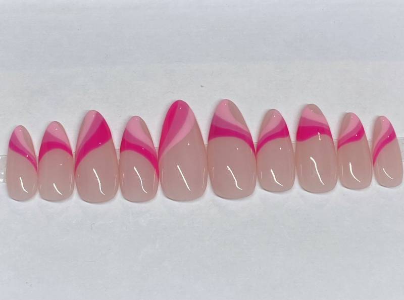 "Wiederverwendbare, Handbemalte "Sway" - Presse Auf Nägel, Kleber Klebe Rosa Mandelnägel, Nägel." von Etsy - SheekNails