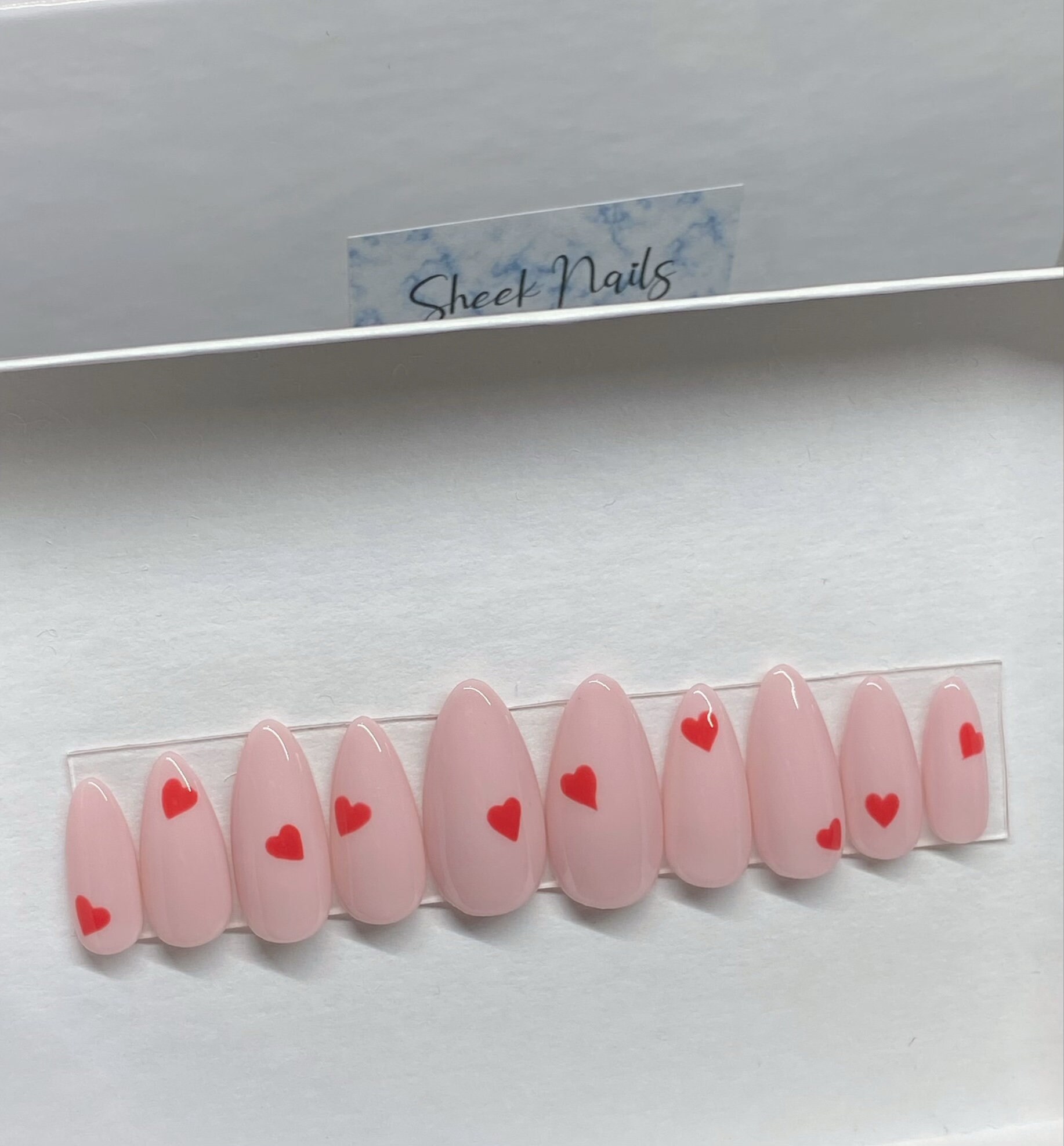 Wiederverwendbares Handgemaltes „Sweet Heart" Press-On Nagel Set - Niedliches Herz Nail Art, Salon-Qualität Gel, Stick-On Oder Kleber von Etsy - SheekNails