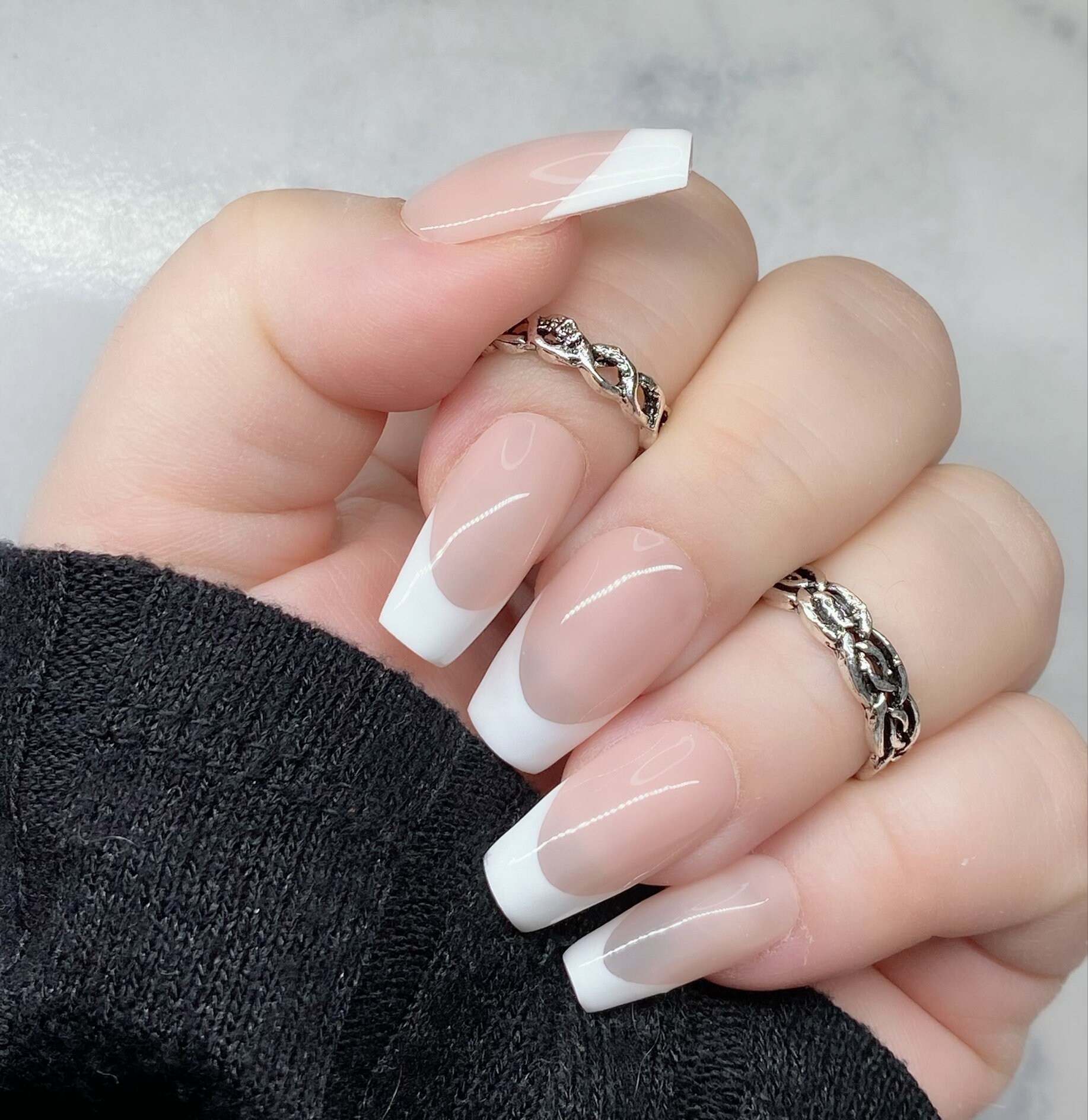 "Wiederverwendbares Handgemaltes "Classic French" Press-On Nagel-Set, Salon-Qualitäts-Gel, Sargform, Hochzeit & Alltag Zum Aufkleben, Aufkleben." von Etsy - SheekNails