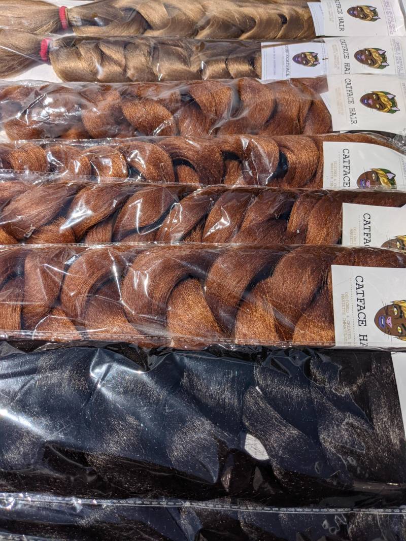 Catface Brown Berry Flechthaar - Einfarbig 165G von Etsy - ShopCatface