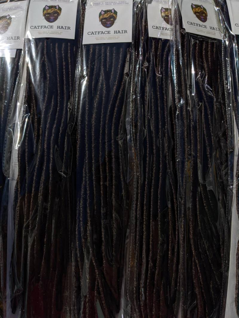 Catface Faux Locs - Dunkelbraune Göttin Glatte Boho | Gehäkelte Zöpfe von Etsy - ShopCatface