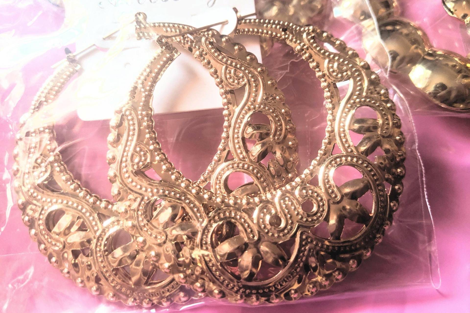 Catface Ohrringe - Gold Embellished Bambus Bambi Creolen von Etsy - ShopCatface