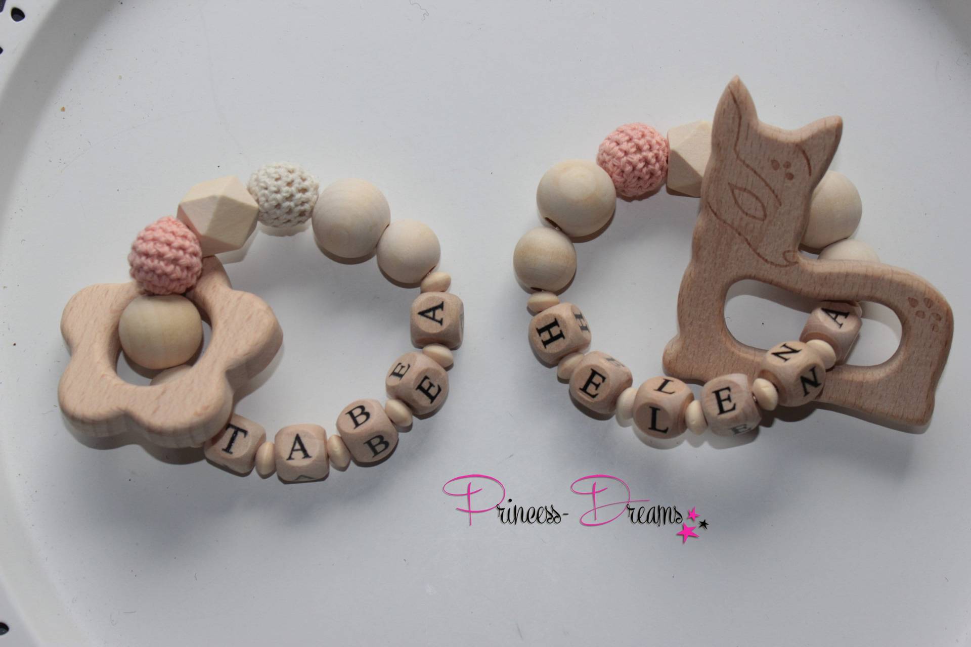 Natur Greifling Beisring Mit Namen Häkelperlen Holzgreifling Mädchen Baby Geschenk Personalisiert Geburt Taufe Babyparty Babykette Holz Natur Greifling Beisring Mit Namen Häkelperlen Holzgreifling Mädchen Baby Geschenk Personalisiert Geburt Taufe Babyparty Babykette Holz von Etsy - ShopPrincessDreams