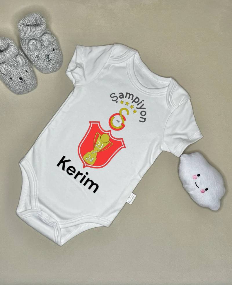 Galatasaray Sampiyon Babybody Personalisiert Galatasaray Sampiyon Babybody Personalisiert von Etsy - ShopbyhandmadeShop