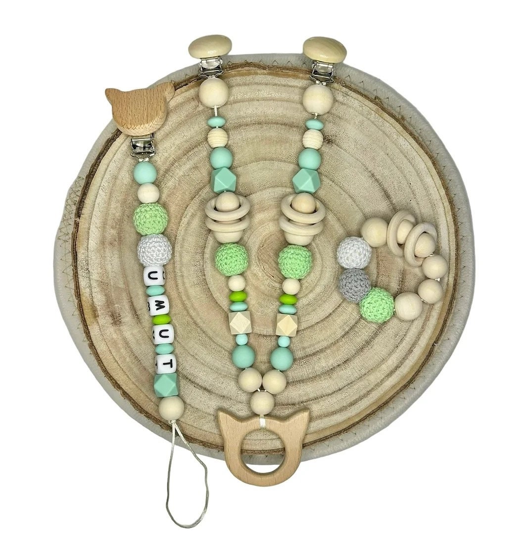 Geschenk Set Kinderwagenkette, Schnullerkette, Greifkette Personalisiert, Kinderwagenkette Personalisieren, Schnullerkette Personalisieren Geschenk Set Kinderwagenkette, Schnullerkette, Greifkette Personalisiert, Kinderwagenkette Personalisieren, Schnullerkette Personalisieren von Etsy - ShopbyhandmadeShop