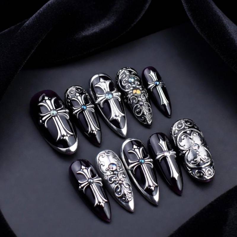 Gothic Kreuz Press On Nails Acryl Auf Dunkel Aubergine von Etsy - SieglindeCrafts