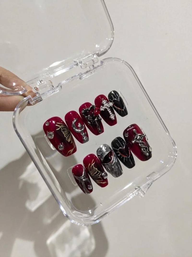 Gothic Rot Press On Nägel - 3D-Chrom-Details, Herz & Knochenkunst Schwarz-Rotes Nagelset Handgefertigte Punk Alt von Etsy - SieglindeCrafts