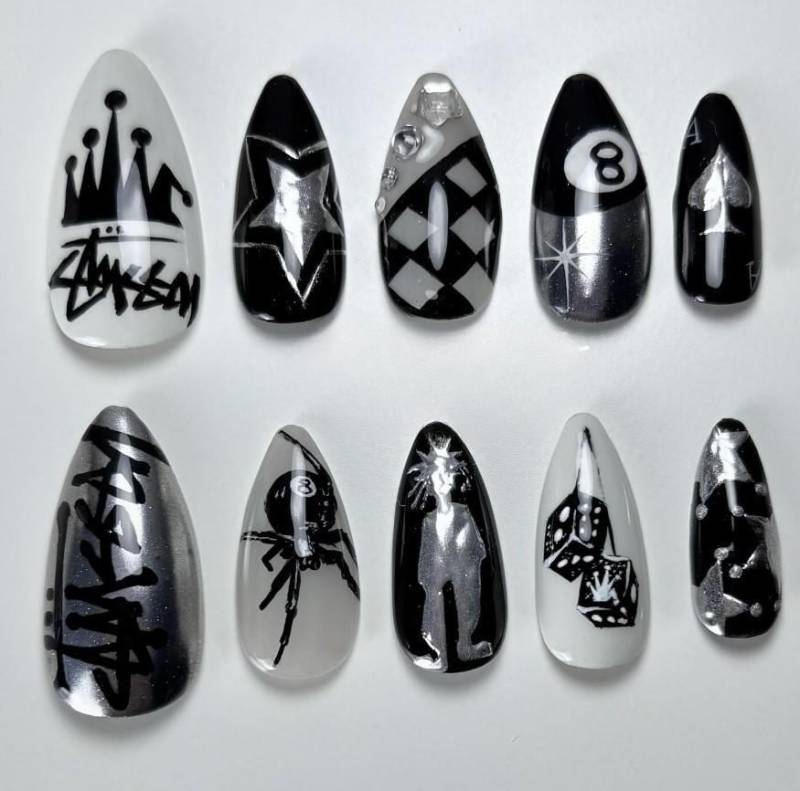 Graffiti Streetwear Press On Nails, Handbemalte 8-Ball Und Spinnenkunst, Silbernes Stern - Würfeldetail, Y2K Grunge Fake Nägel von Etsy - SieglindeCrafts