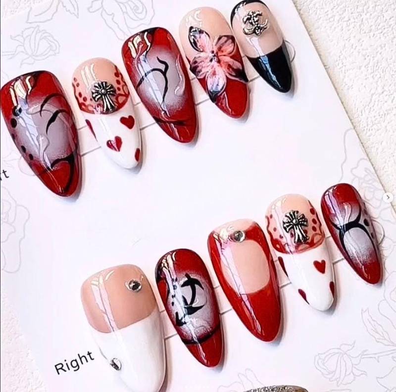 Handgemachte Grunge Nägel, Rotes Herz Und Silbernes Kreuz, Custom Press On von Etsy - SieglindeCrafts