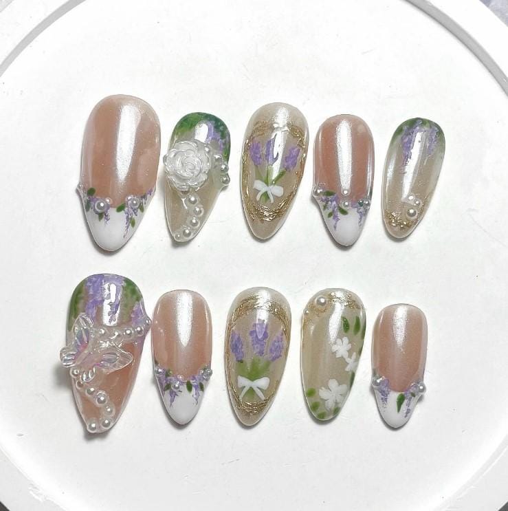 Lavendel Cottagecore Drücken Sie Auf Die Nägel, Handgemalte Blumenkunst, 3D Weiße Rose Und Schmetterling, Perlen-Chrom-Nägel, Wiederverwendbare von Etsy - SieglindeCrafts