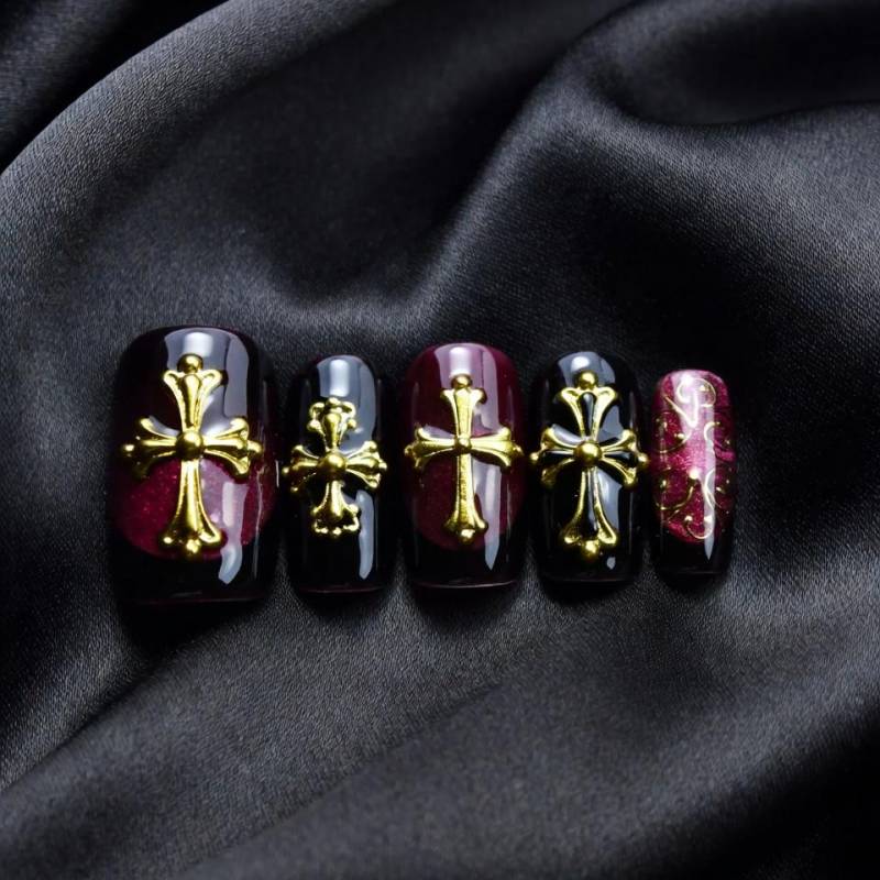 Luxus Gothic Press Ons, Gold Kreuz Dunkelrot Nail Art von Etsy - SieglindeCrafts