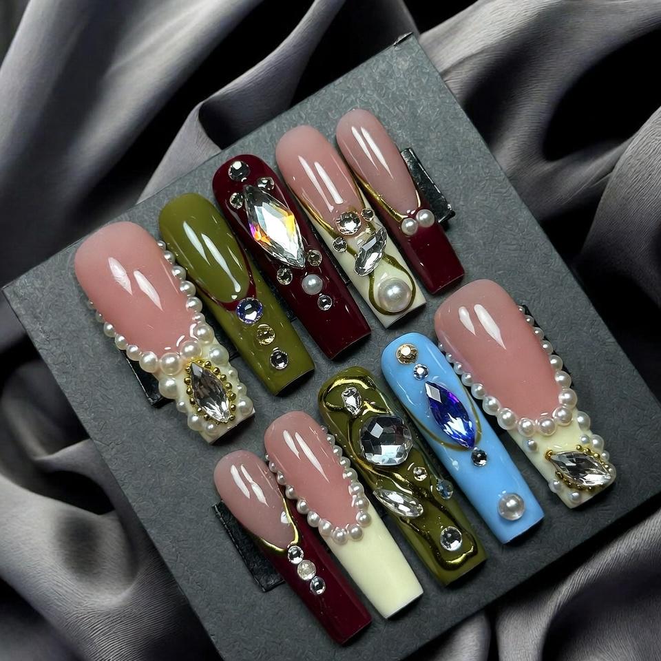 Luxus-Press-On-Nägel Mit Strassperlenakzent, Lange Coffin-Acrylnägel, Glam Statement Wiederverwendbares Nagelset von Etsy - SieglindeCrafts