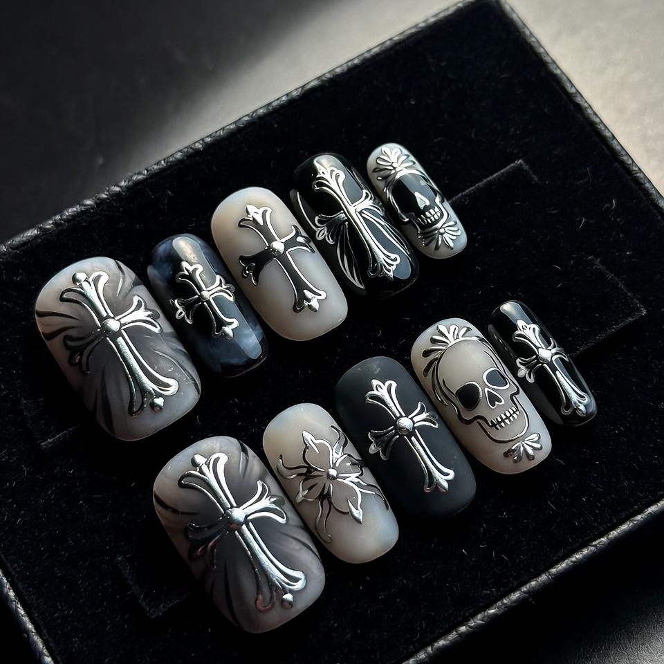 Luxus Schwarzer Marmor Press-On Nägel Mit Eleganten Goldakzenten von Etsy - SieglindeCrafts