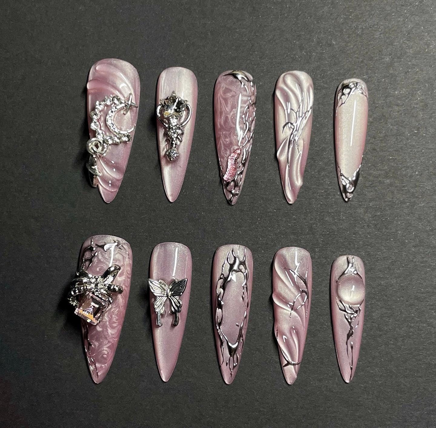 Malvenfarbener Marmor Drücken Sie Auf Die Nägel, 3D-Charm-Nagel-Set, Schmetterlings-Edelstein-Nägel, Lange Stiletto-Nägel, Elegante Luxus-Nägel von Etsy - SieglindeCrafts