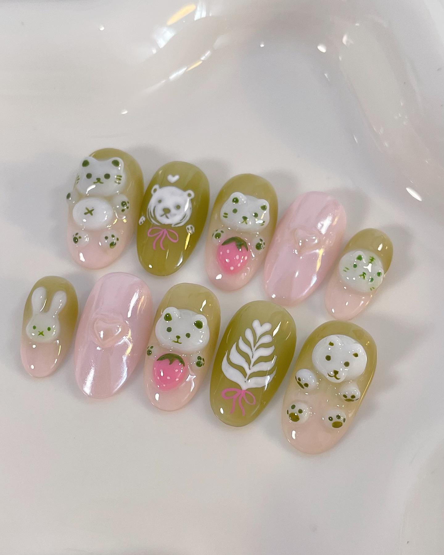 Matcha Green Bear Drücken Sie Auf Die Nägel | 3D Süße Bär & Erdbeere Custom Pastell Rosa Perle Gefälschte Handgemachtes Wiederverwendbares Geschenk von Etsy - SieglindeCrafts