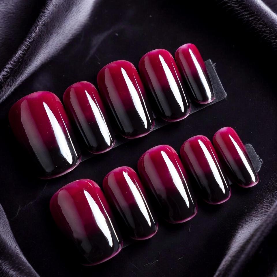 Rot Bis Schwarz Ombre Press On Nails, Glänzende Burgunder-Verlaufsacrylnägel, Wiederverwendbares Handgemachtes Nagelset von Etsy - SieglindeCrafts