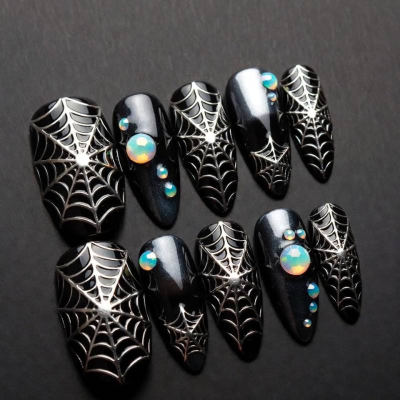 Schwarzes Spinnennetz Press-On-Nägel, Gothic Halloween Stiletto Nägel Mit Strasssteinen, Wiederverwendbares Nagelset von Etsy - SieglindeCrafts