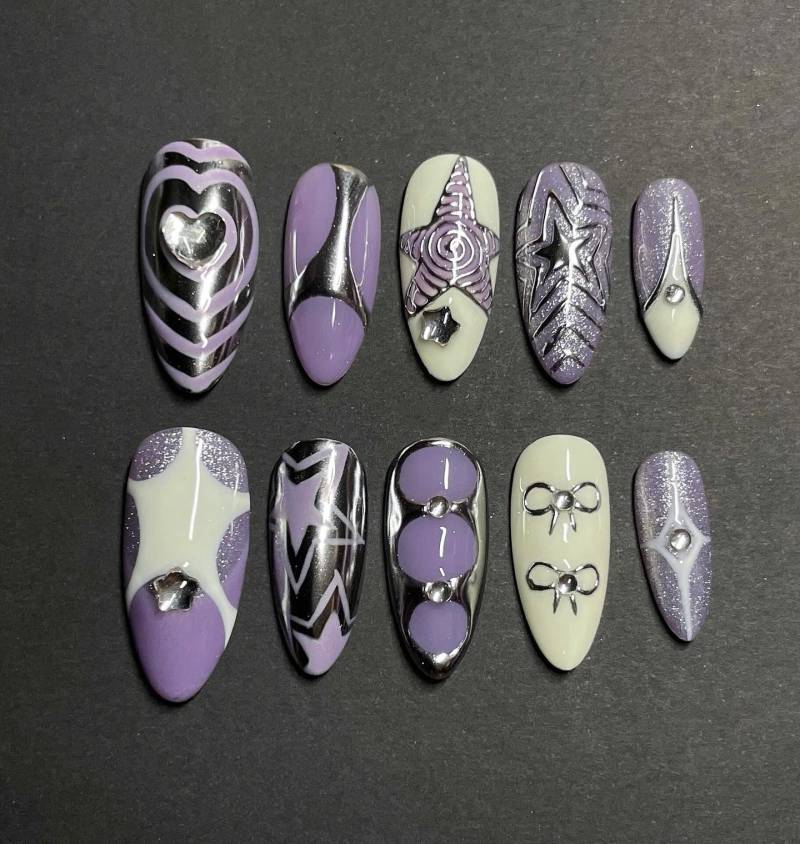 Y2K Lila Silber Press On Nails Cyberpunk Stern & Herz Design 3D Chrom Details Mandel Gefälschte Nägel Handgemachte Wiederverwendbare Goth Punk Nail von Etsy - SieglindeCrafts
