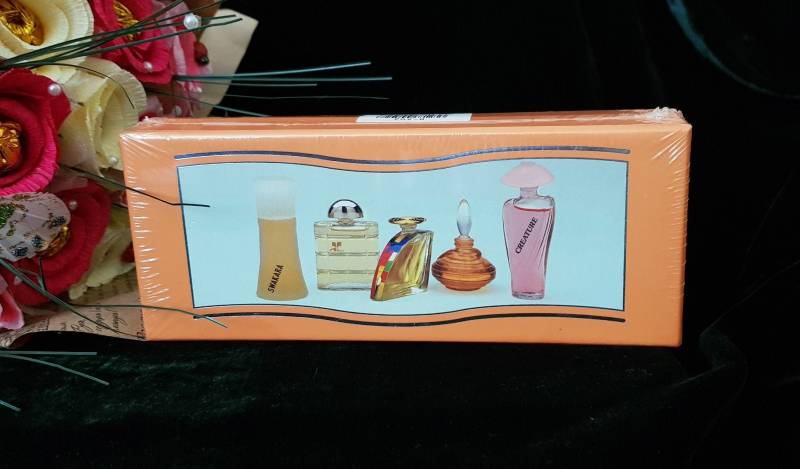 Sammlungsauflösung 5 Miniaturen Les Mailleurs Parfums De Paris 1960Er Jahre Sammlungsauflösung 5 Miniaturen Les Mailleurs Parfums De Paris 1960Er Jahre von Etsy - SilhouetteDeParfum