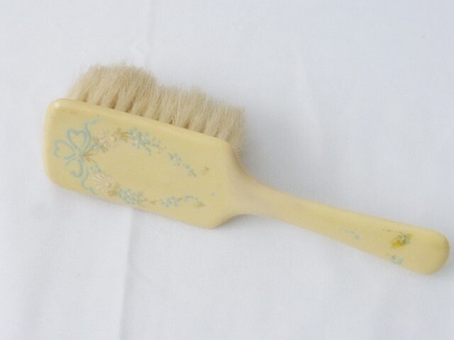 Vintage Babybürste, Etwas Altes, Babypartygeschenke von Etsy - SimplyGailVintage
